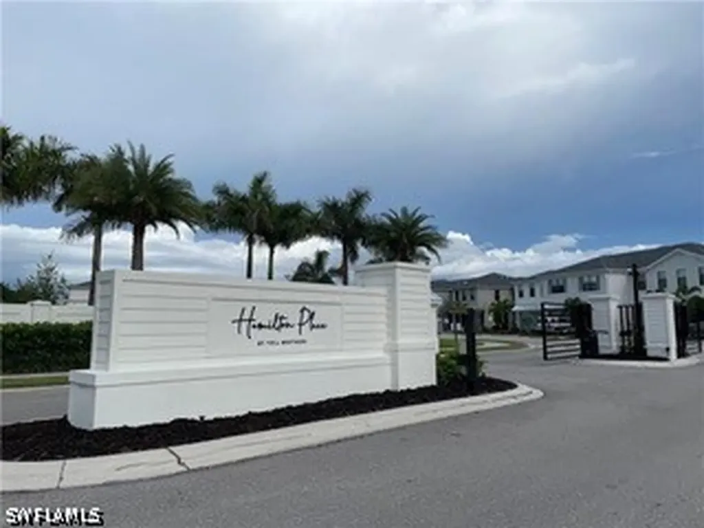 13081 Pembroke Drive Naples FL 34105