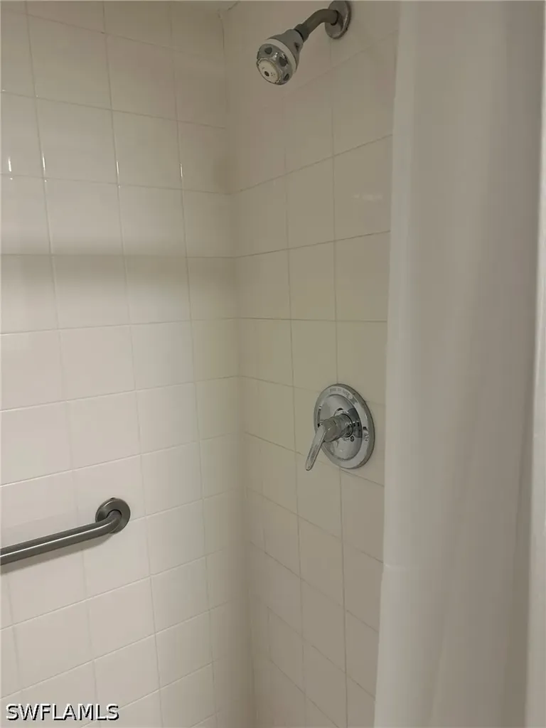 4621 Bayshore Drive Naples FL 34112