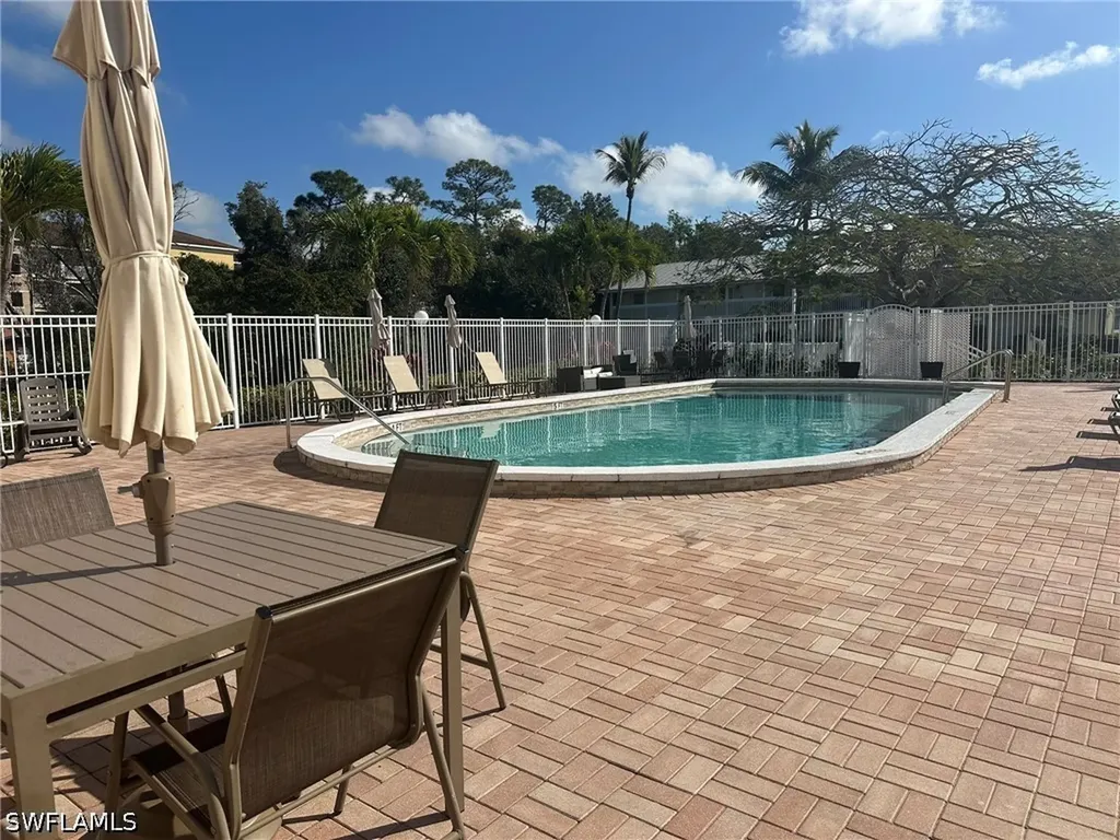 4621 Bayshore Drive Naples FL 34112
