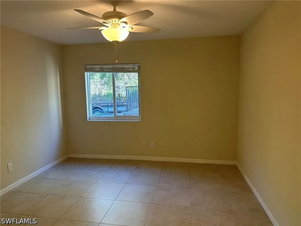 4621 Bayshore Drive Naples FL 34112