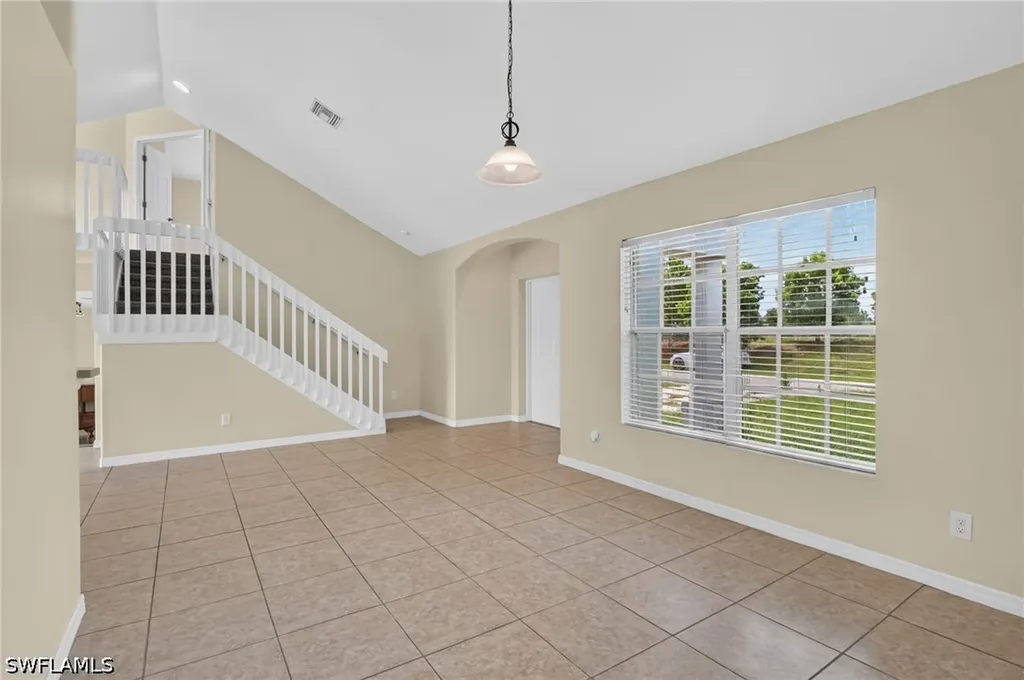 523 SE 25th Lane Cape Coral FL 33904