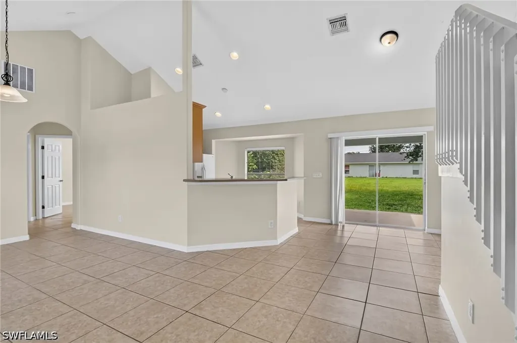 523 SE 25th Lane Cape Coral FL 33904