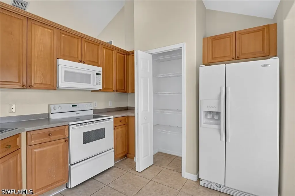 523 SE 25th Lane Cape Coral FL 33904