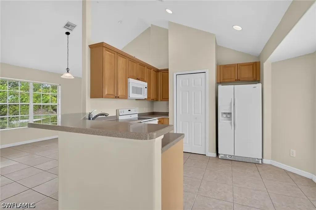 523 SE 25th Lane Cape Coral FL 33904