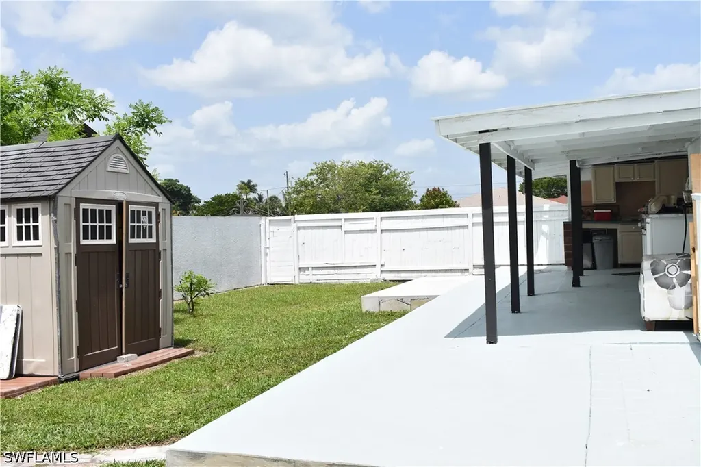 5225 23rd Avenue SW Naples FL 34116