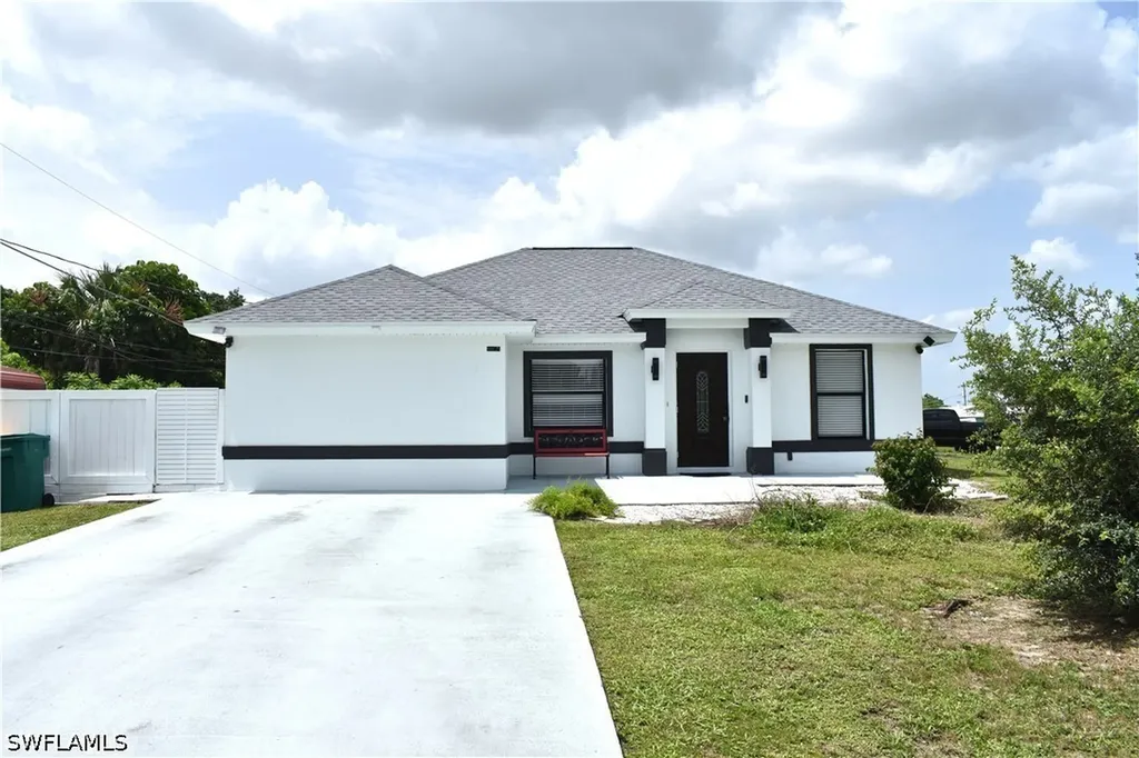 5225 23rd Avenue SW Naples FL 34116