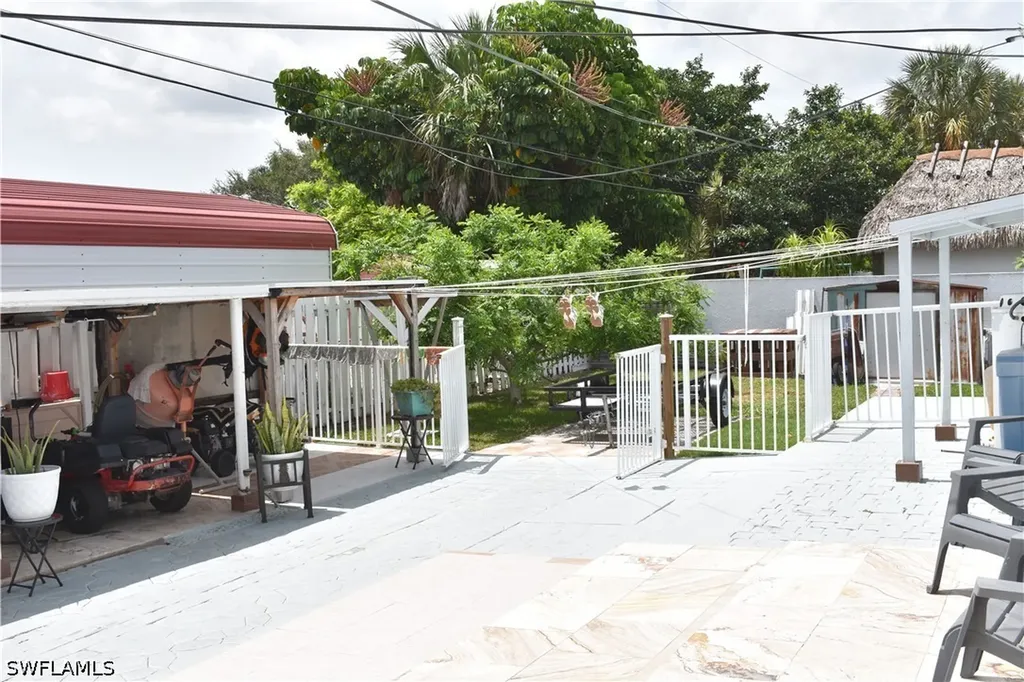 5225 23rd Avenue SW Naples FL 34116
