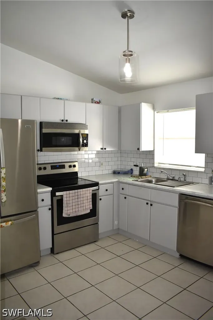 5225 23rd Avenue SW Naples FL 34116
