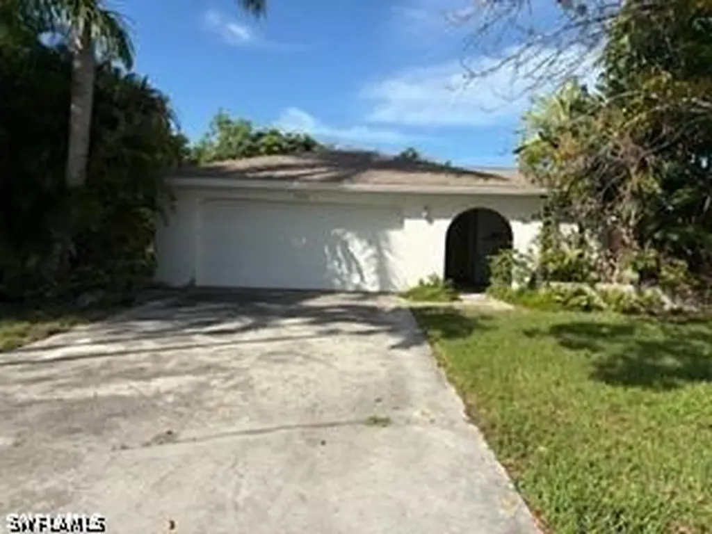 224 Pine Valley Circle Naples FL 34113