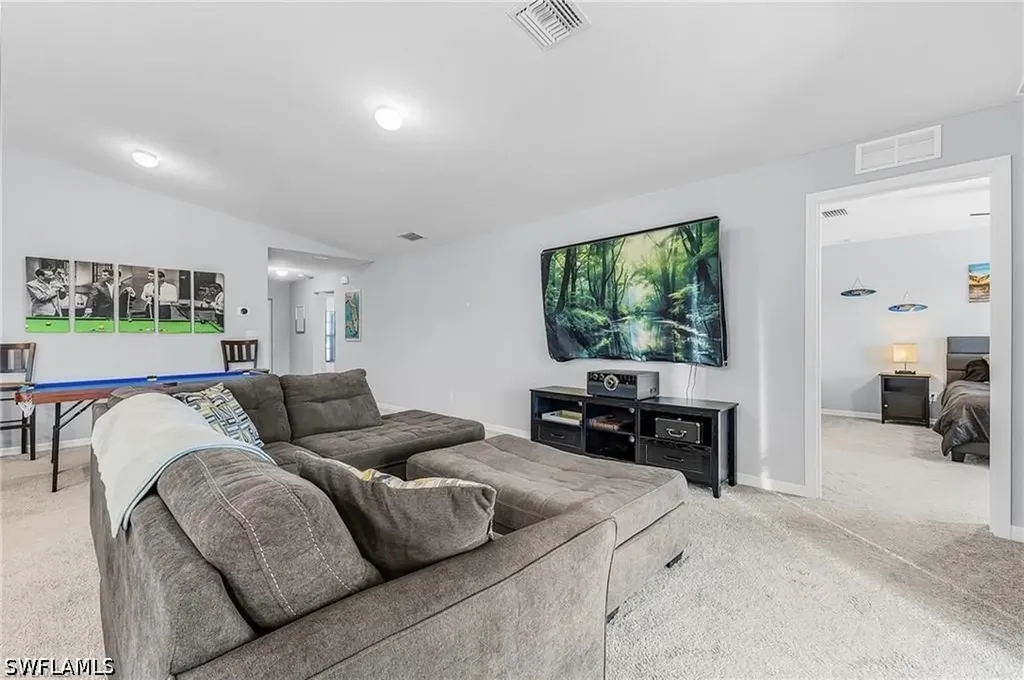 1819 NE 6th Avenue Cape Coral FL 33909