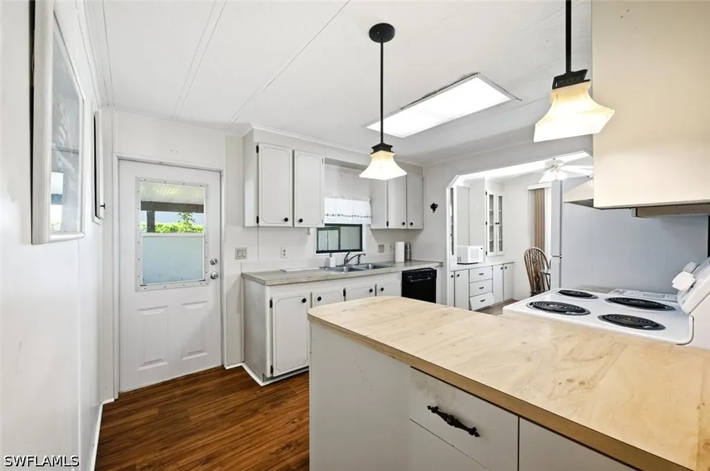 621 Charlemagne Boulevard Naples FL 34112
