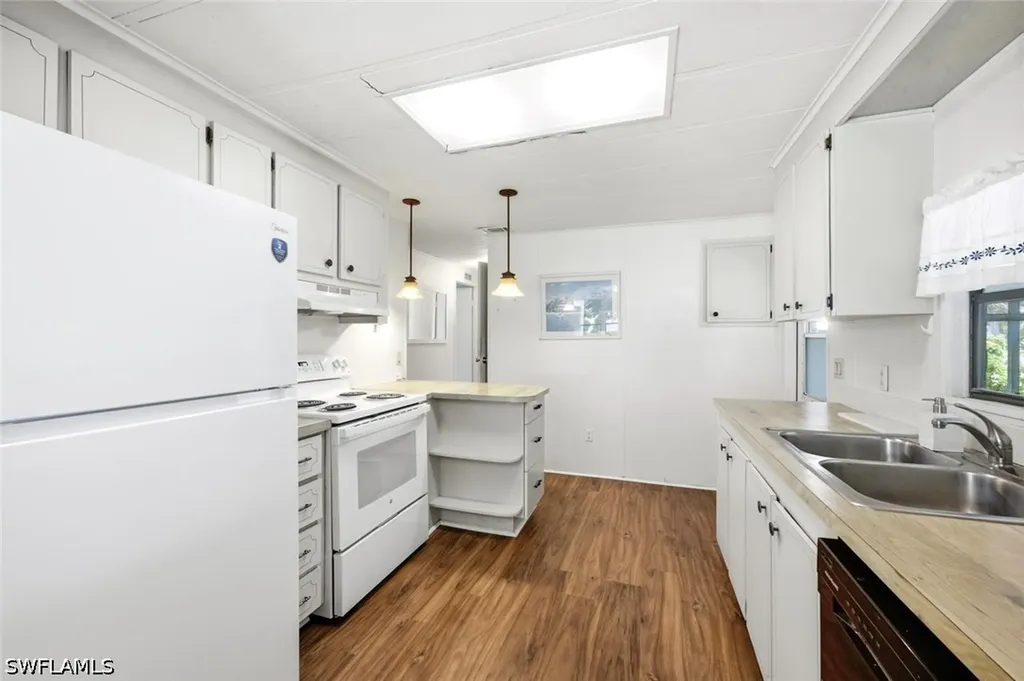 621 Charlemagne Boulevard Naples FL 34112