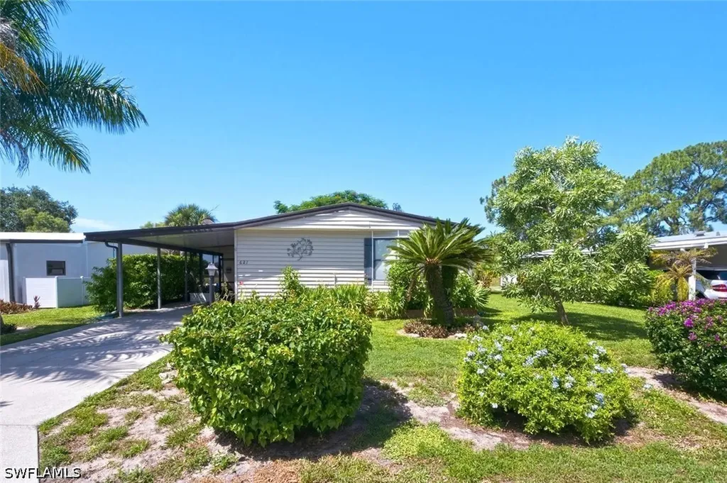 621 Charlemagne Boulevard Naples FL 34112