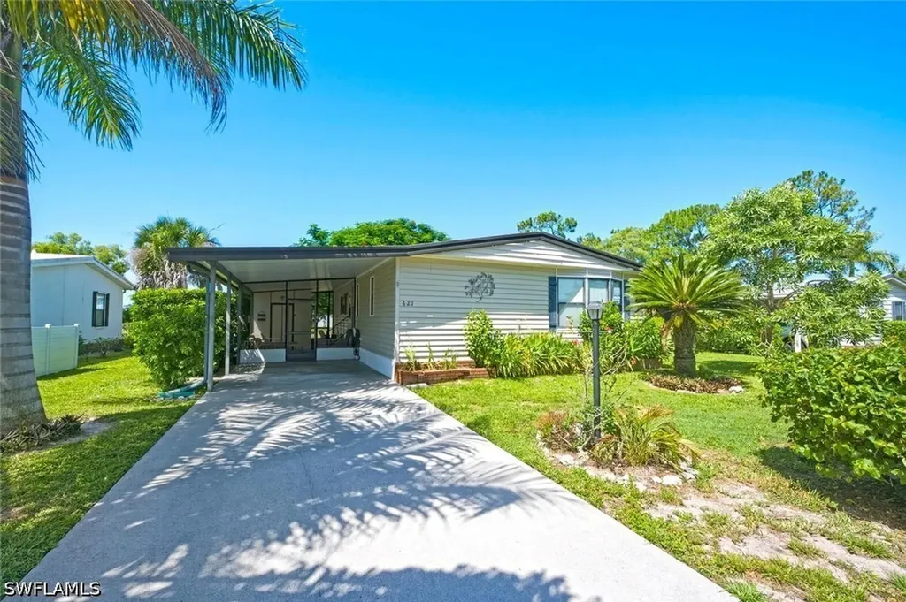 621 Charlemagne Boulevard Naples FL 34112