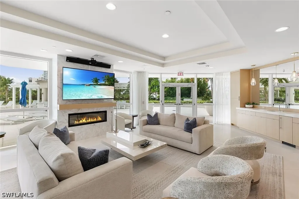 4255 Gulf Shore Boulevard N Naples FL 34103