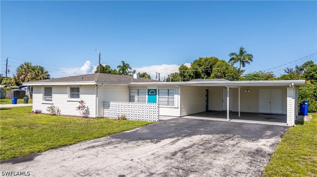 4220 Deleon Street Fort Myers FL 33901