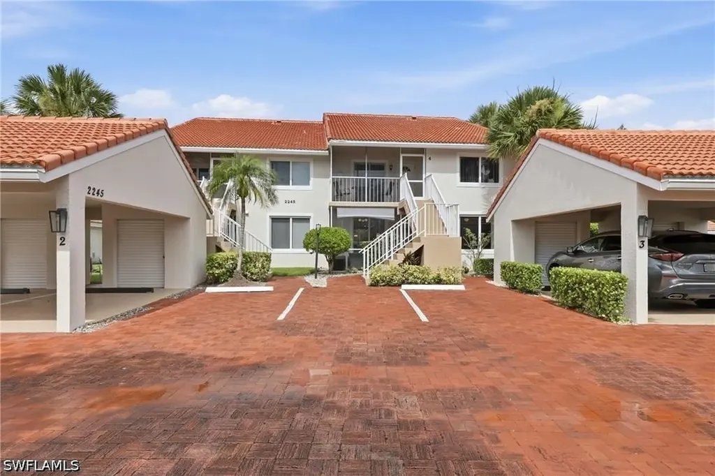 2245 Hidden Lake Drive Naples FL 34112