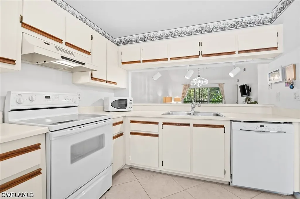 3581 County Barn Road Naples FL 34112