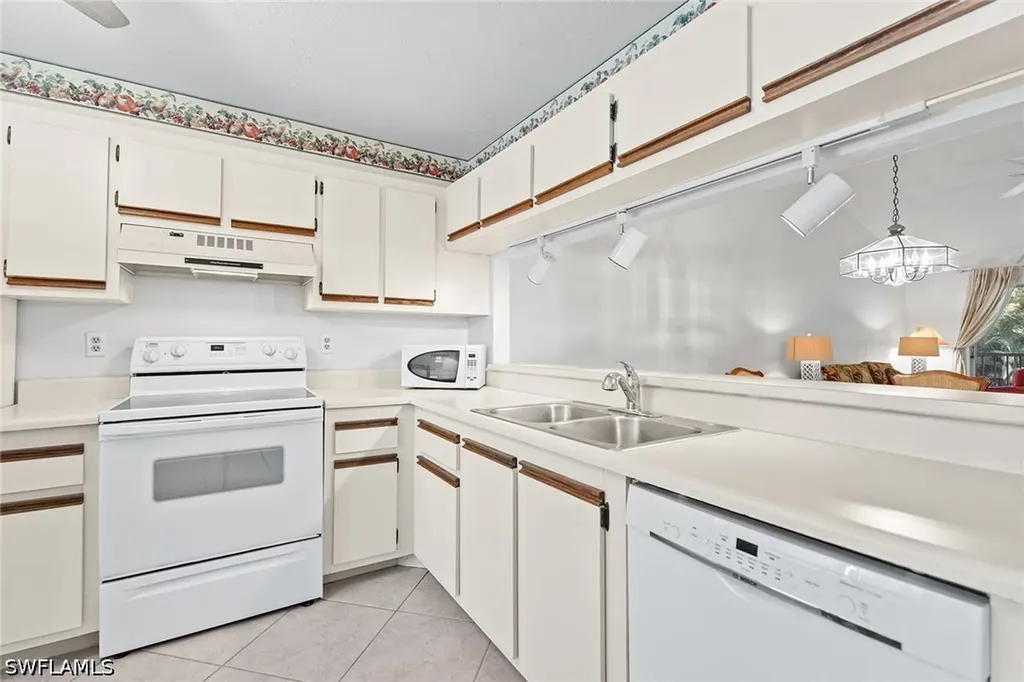 3581 County Barn Road Naples FL 34112