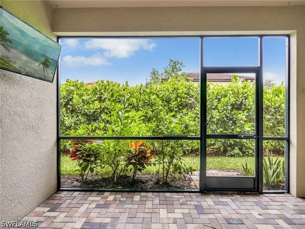 9157 Glenforest Drive Naples FL 34120