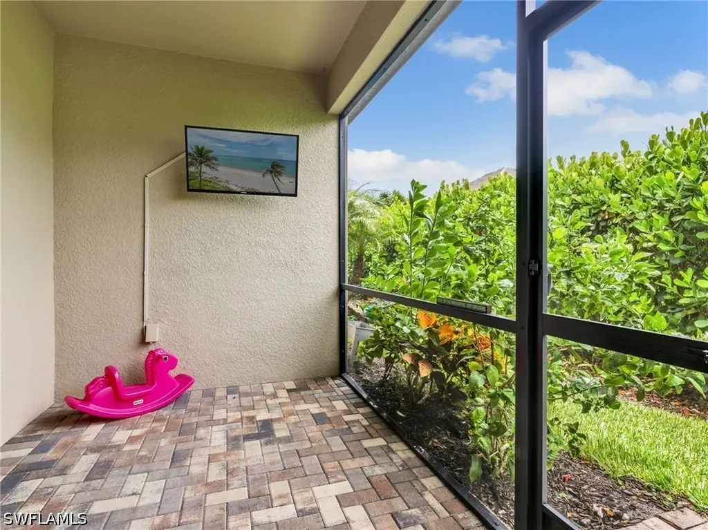 9157 Glenforest Drive Naples FL 34120
