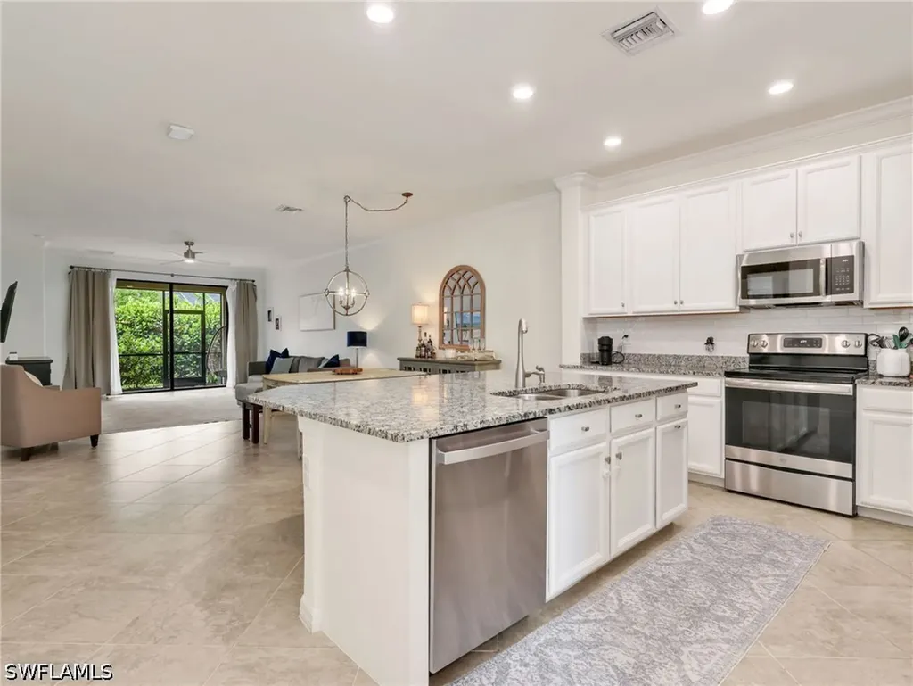 9157 Glenforest Drive Naples FL 34120