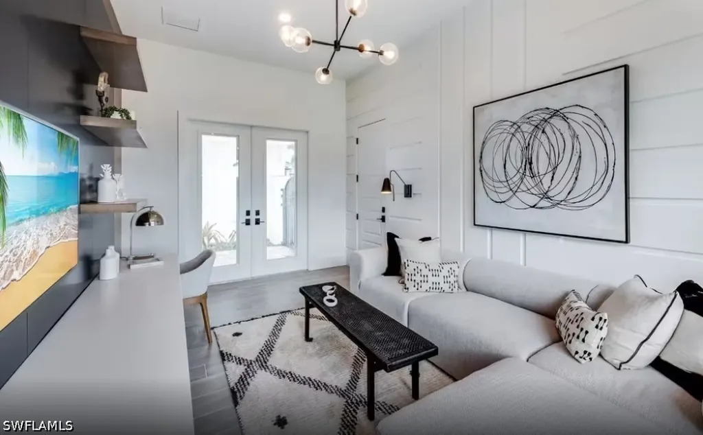 958 French Oak Street Naples FL 34120
