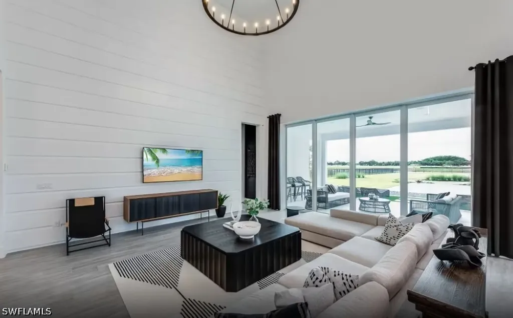 958 French Oak Street Naples FL 34120