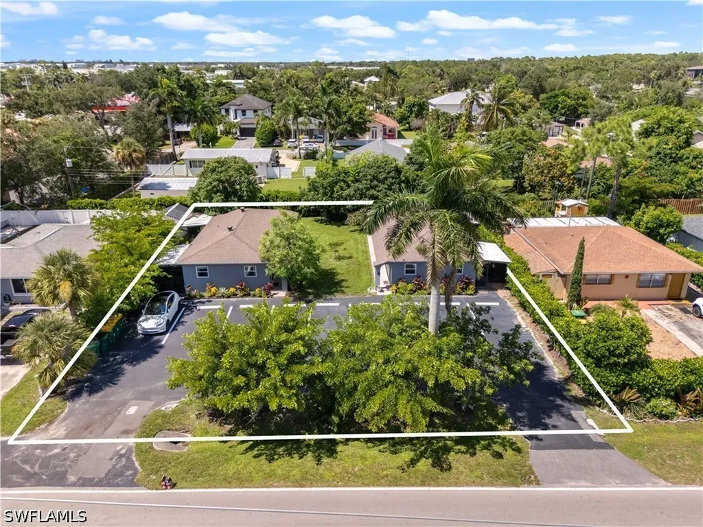 3365 Estey Avenue Naples FL 34104