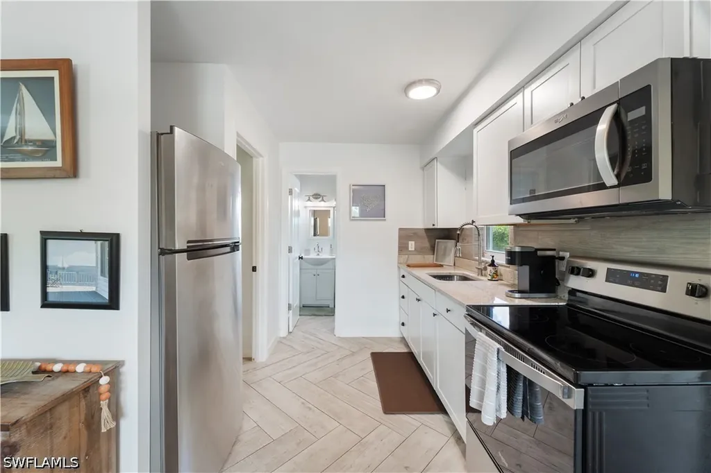 3365 Estey Avenue Naples FL 34104