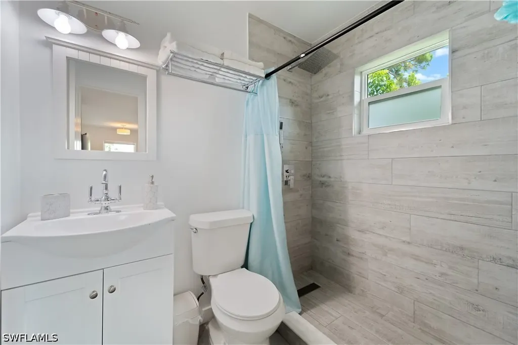 3365 Estey Avenue Naples FL 34104