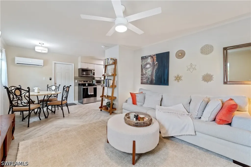3365 Estey Avenue Naples FL 34104