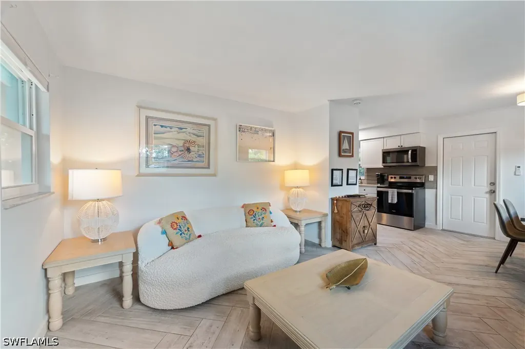3365 Estey Avenue Naples FL 34104
