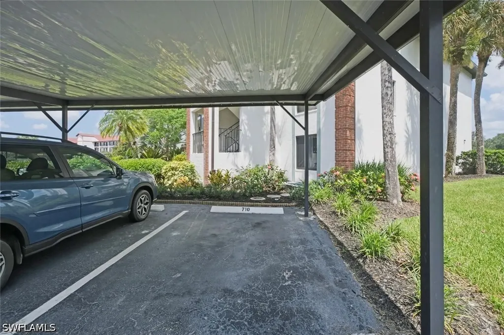 7320 Coventry Court Naples FL 34104