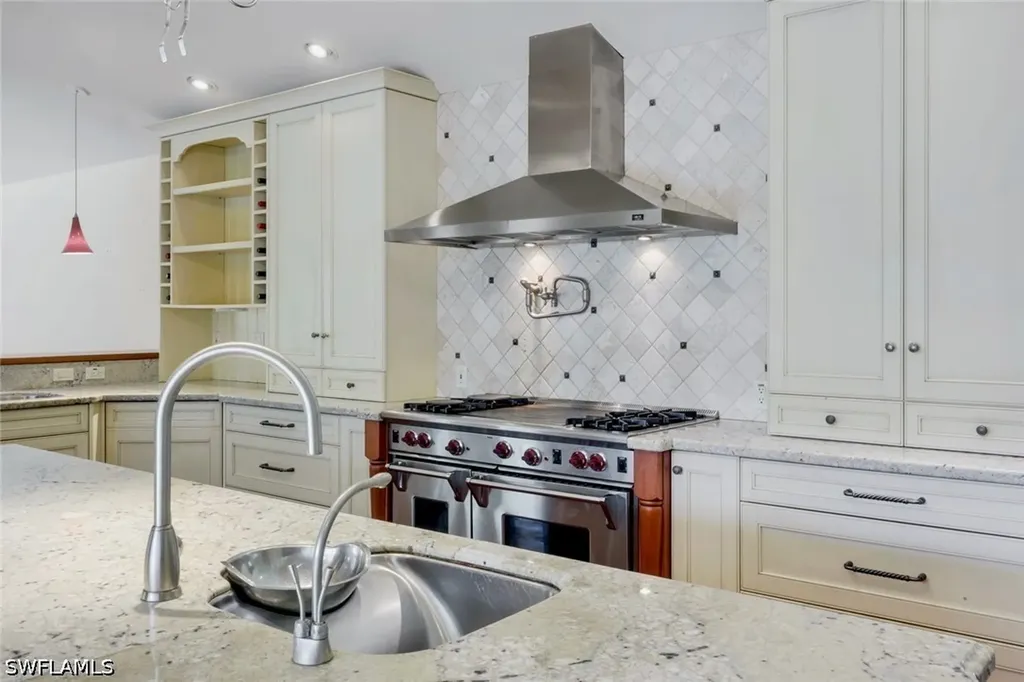 675 Murex Drive Naples FL 34102