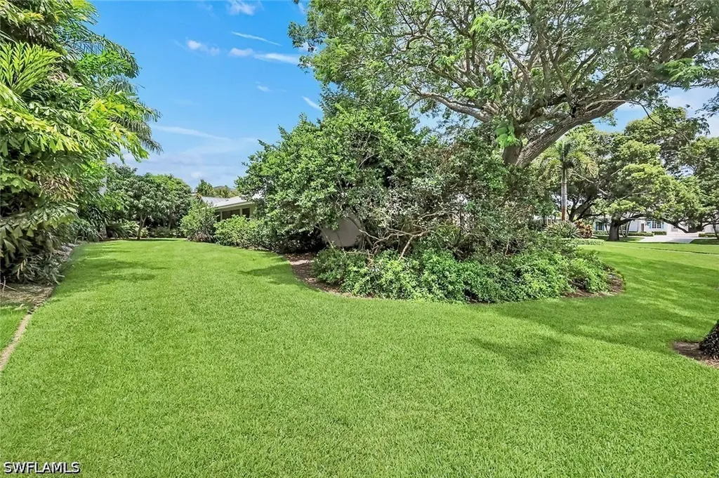 675 Murex Drive Naples FL 34102