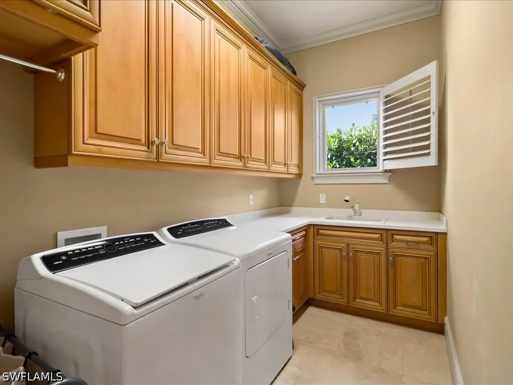 550 21st Avenue S Naples FL 34102
