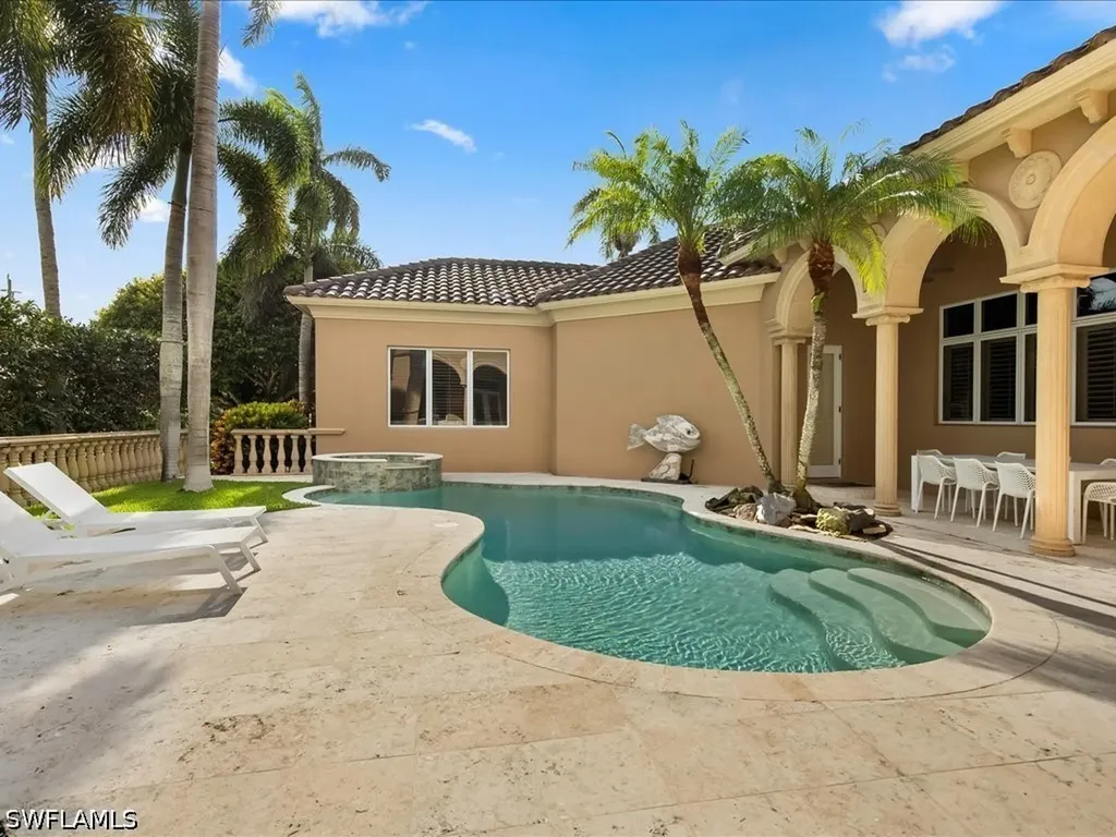 550 21st Avenue S Naples FL 34102