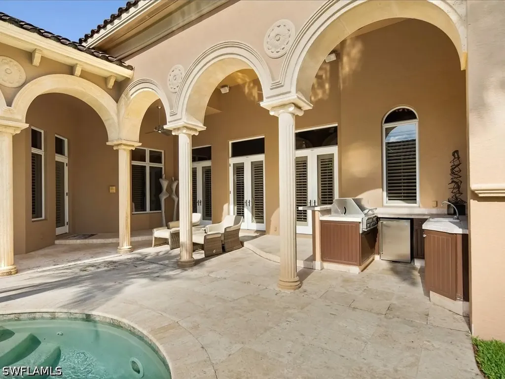 550 21st Avenue S Naples FL 34102