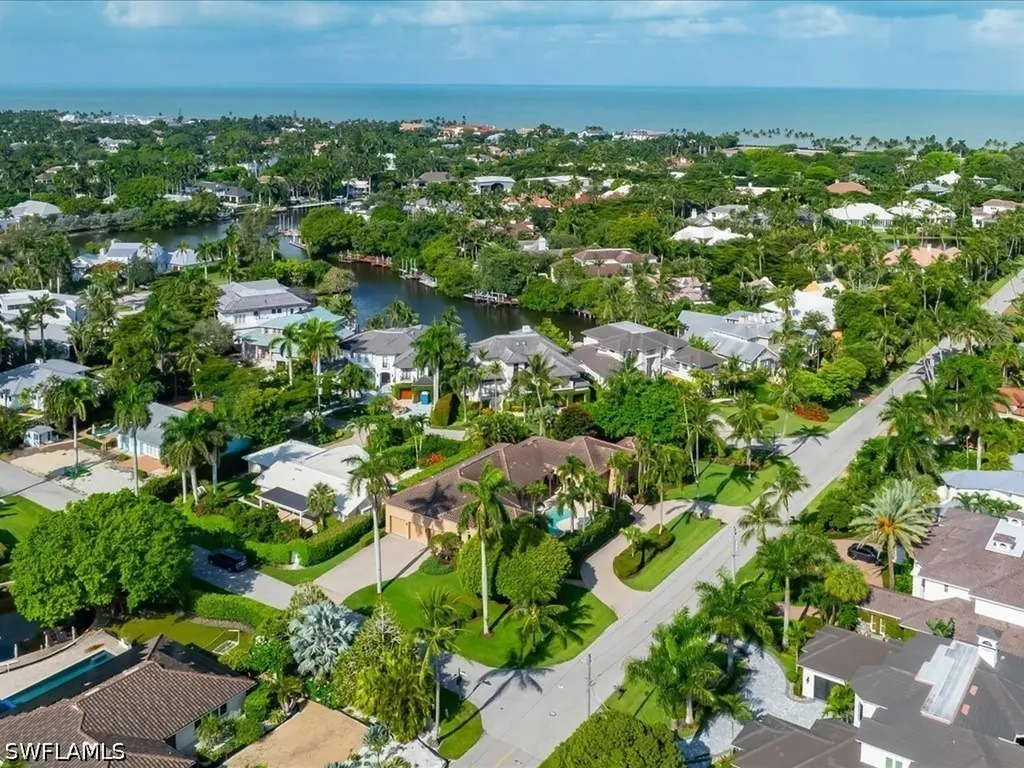 550 21st Avenue S Naples FL 34102