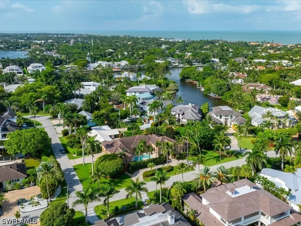 550 21st Avenue S Naples FL 34102