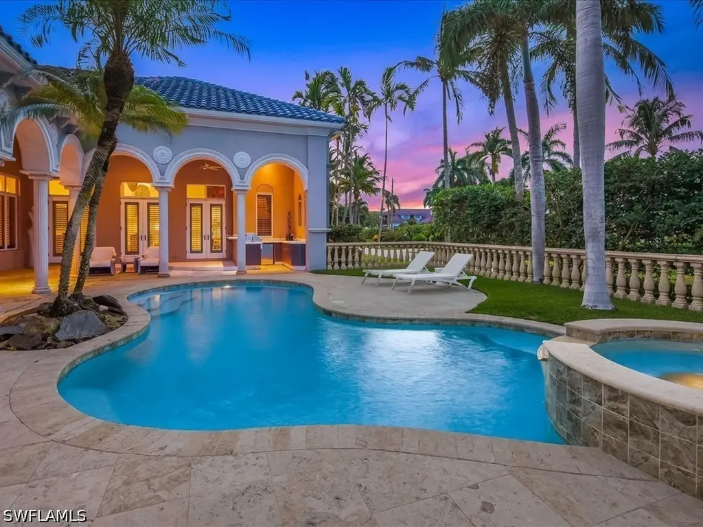 550 21st Avenue S Naples FL 34102