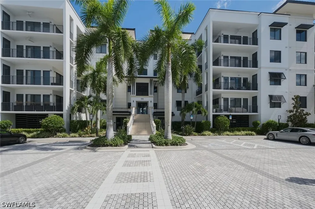 1111 Central Avenue Naples FL 34102