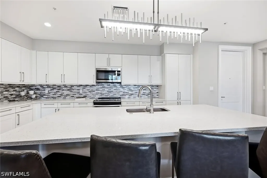 1111 Central Avenue Naples FL 34102