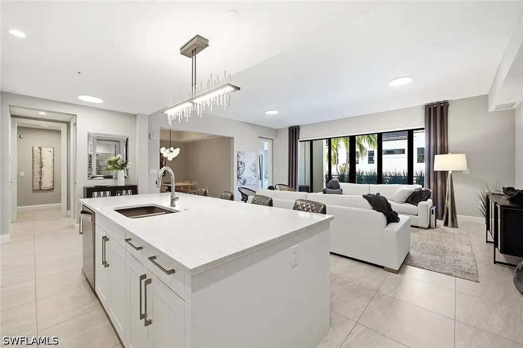1111 Central Avenue Naples FL 34102