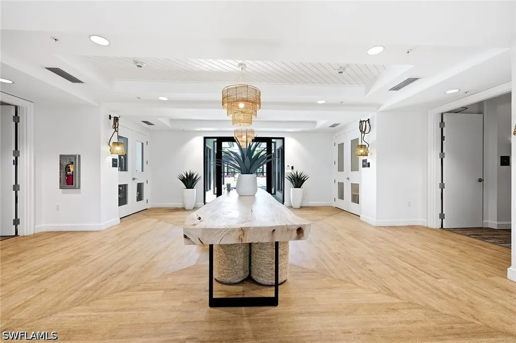 1111 Central Avenue Naples FL 34102
