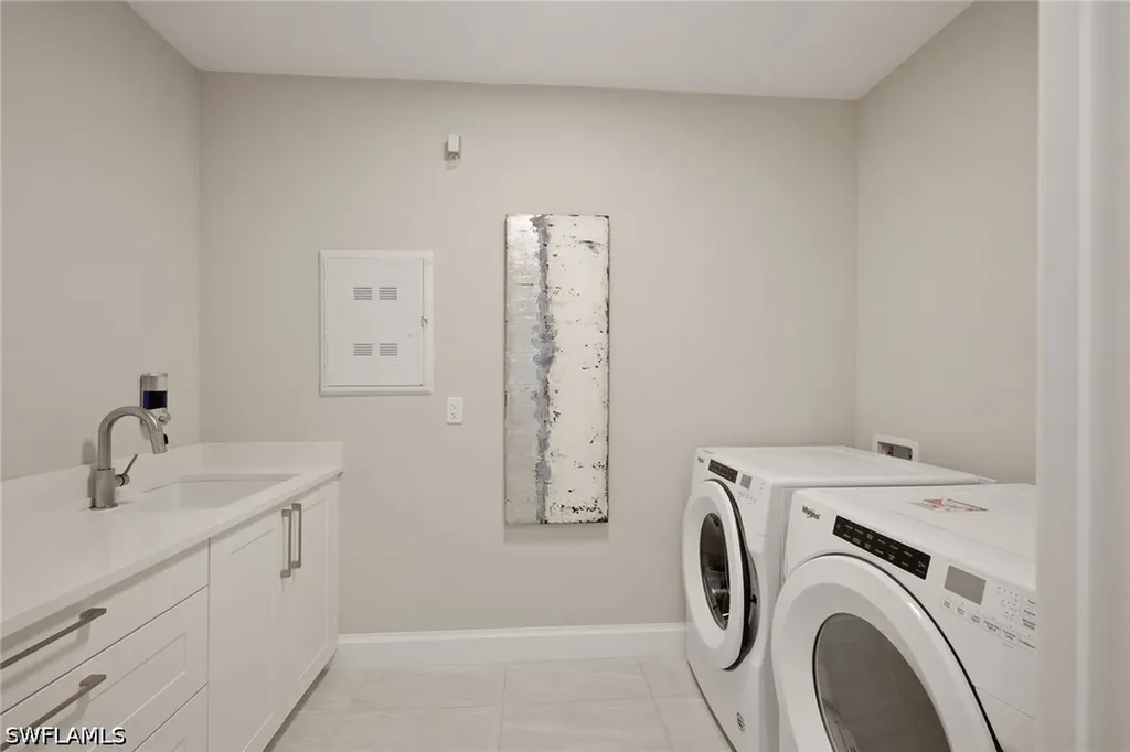 1111 Central Avenue Naples FL 34102
