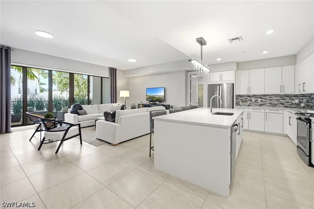 1111 Central Avenue Naples FL 34102