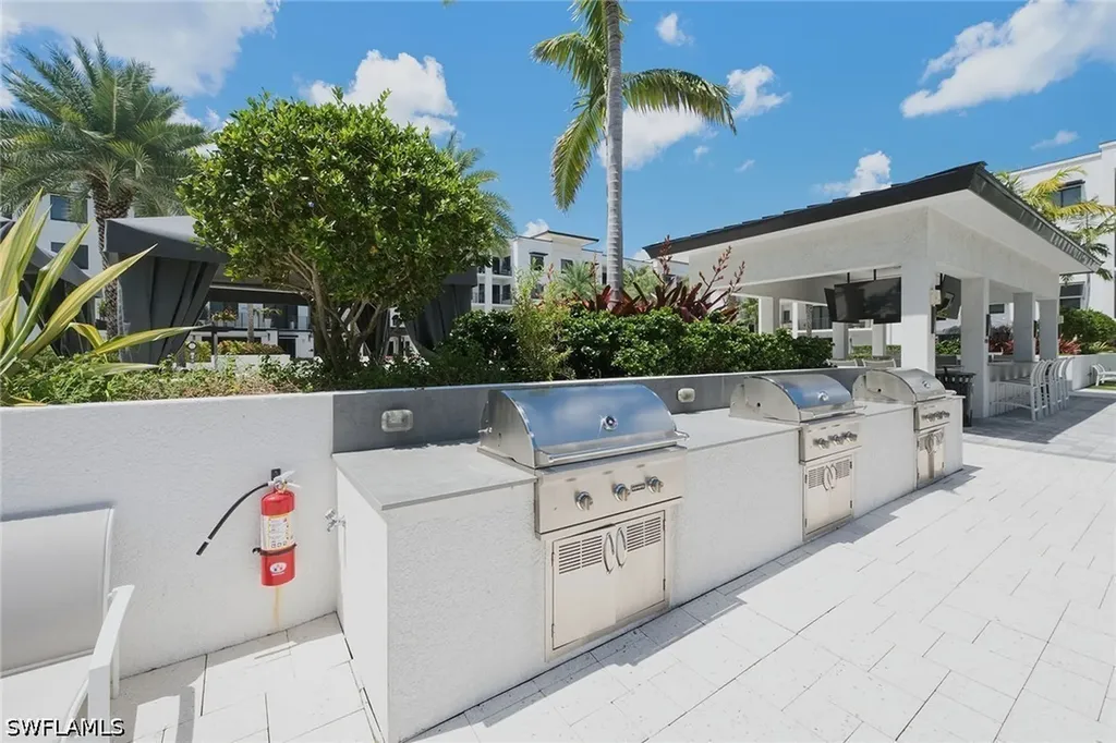 1111 Central Avenue Naples FL 34102