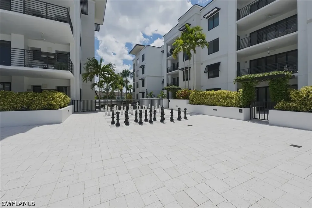 1111 Central Avenue Naples FL 34102